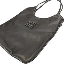 画像をギャラリービューアに読み込む, MIUMIU<br >アイビー レザー トートバッグ