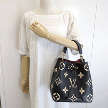 画像をギャラリービューアに読み込む, Louis Vuitton<br >ネオノエMM