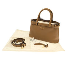 画像をギャラリービューアに読み込む, PRADA<br >バックル ダブルベルト付 スモール