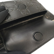 画像をギャラリービューアに読み込む, GUCCI<br >GGエンボス ベルトバッグ