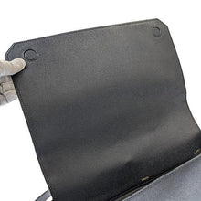 画像をギャラリービューアに読み込む, Valextra<br >Vライン ショルダーバッグ