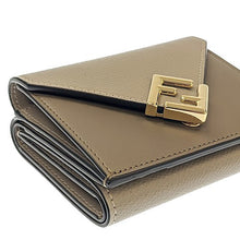 画像をギャラリービューアに読み込む, FENDI<br >FFダイヤモンド財布