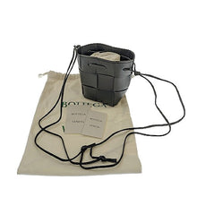 画像をギャラリービューアに読み込む, Bottega Veneta<br >イントレチャート カセット ミニ クロスボディ