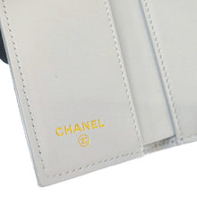 画像をギャラリービューアに読み込む, CHANEL<br >スモールフラップウォレット