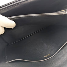 画像をギャラリービューアに読み込む, CELINE<br >クラシック トリオンフ バッグ