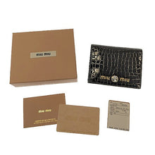 画像をギャラリービューアに読み込む, MIUMIU<br >二つ折り財布