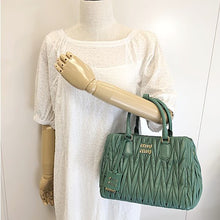 画像をギャラリービューアに読み込む, MIUMIU<br >マテラッセレザー 2WAYバッグ