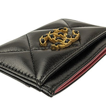 画像をギャラリービューアに読み込む, CHANEL<br >シャネル19 カードケース