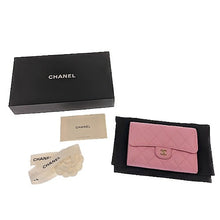 画像をギャラリービューアに読み込む, CHANEL<br >ミディアム フラップウォレット