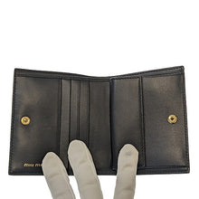 画像をギャラリービューアに読み込む, MIUMIU<br >二つ折り財布