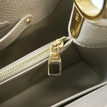 画像をギャラリービューアに読み込む, Louis Vuitton<br >カプシーヌ スモール