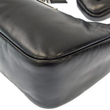 画像をギャラリービューアに読み込む, PRADA<br >Re-Edition 2005 パデッドナッパレザー ショルダーバッグ