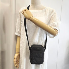 画像をギャラリービューアに読み込む, SAINT LAURENT<br >ショルダーバッグ