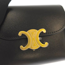 画像をギャラリービューアに読み込む, CELINE<br >スモール フラップウォレット トリオンフ