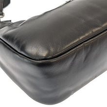画像をギャラリービューアに読み込む, PRADA<br >Re-Edition 2005 パデッドナッパレザー ショルダーバッグ