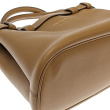 画像をギャラリービューアに読み込む, PRADA<br >バックル ダブルベルト付 スモール