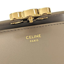 画像をギャラリービューアに読み込む, CELINE<br >スモール フラップウォレット トリオンフ