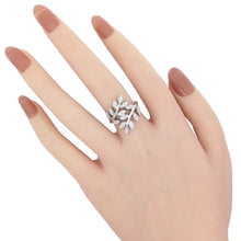 画像をギャラリービューアに読み込む, K18<br />ダイヤモンドリーフリング