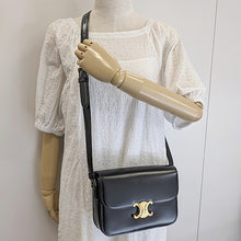 画像をギャラリービューアに読み込む, CELINE<br >クラシック トリオンフ バッグ