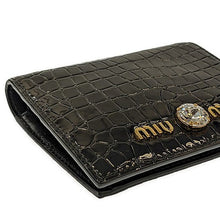 画像をギャラリービューアに読み込む, MIUMIU<br >二つ折り財布