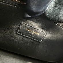 画像をギャラリービューアに読み込む, SAINT LAURENT<br >LE 5 À 7 ソフト スモール