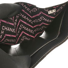 画像をギャラリービューアに読み込む, CHANEL<br >コンパクトウォレット