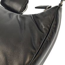 画像をギャラリービューアに読み込む, PRADA<br >Re-Edition 2005 パデッドナッパレザー ショルダーバッグ