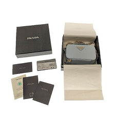 画像をギャラリービューアに読み込む, PRADA<br >サフィアーノトライアングル ミニポーチ