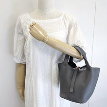 画像をギャラリービューアに読み込む, HERMES<br >ピコタンロックPM