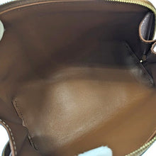 画像をギャラリービューアに読み込む, CELINE<br >チェーン付きクラッチ キュイル トリオンフ