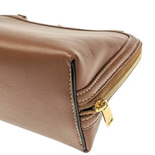 画像をギャラリービューアに読み込む, CELINE<br >チェーン付きクラッチ キュイル トリオンフ