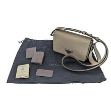 画像をギャラリービューアに読み込む, PRADA<br >ショルダーバッグ