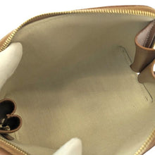 画像をギャラリービューアに読み込む, CELINE<br >チェーン付きクラッチ キュイル トリオンフ