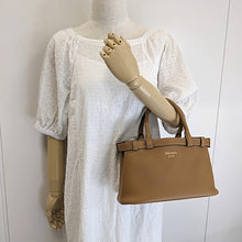 画像をギャラリービューアに読み込む, PRADA<br >バックル ダブルベルト付 スモール