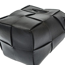 画像をギャラリービューアに読み込む, Bottega Veneta<br >イントレチャート カセット ミニ クロスボディ