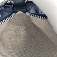 画像をギャラリービューアに読み込む, Bottega Veneta<br >イントレチャート ショルダーバッグ