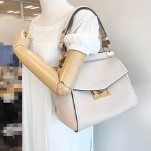 画像をギャラリービューアに読み込む, GIVENCHY<br >ミスティック 2WAYバッグ