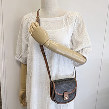 画像をギャラリービューアに読み込む, CELINE<br >ミニ ブザス