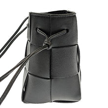 画像をギャラリービューアに読み込む, Bottega Veneta<br >イントレチャート カセット ミニ クロスボディ