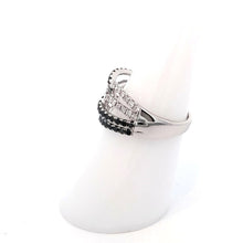 画像をギャラリービューアに読み込む, K18WG<br />ブラックダイヤモンド×ダイヤモンド リング