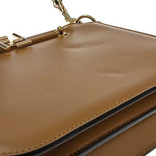 画像をギャラリービューアに読み込む, FENDI<br >フェンディ タッチ