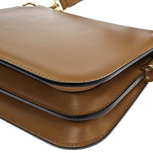 画像をギャラリービューアに読み込む, FENDI<br >フェンディ タッチ