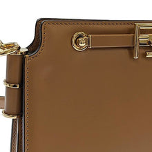 画像をギャラリービューアに読み込む, FENDI<br >フェンディ タッチ