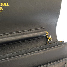 画像をギャラリービューアに読み込む, CHANEL<br >クラシック チェーンウォレット
