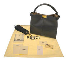 画像をギャラリービューアに読み込む, FENDI<br >ピーカブー エックスライト ミディアム