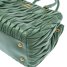 画像をギャラリービューアに読み込む, MIUMIU<br >マテラッセレザー 2WAYバッグ