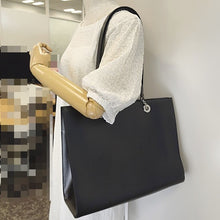 画像をギャラリービューアに読み込む, Cartier<br >パンテール トートバッグ