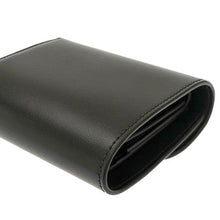 画像をギャラリービューアに読み込む, CELINE<br >スモール フラップウォレット トリオンフ