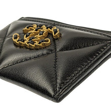 画像をギャラリービューアに読み込む, CHANEL<br >シャネル19 カードケース