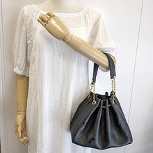 画像をギャラリービューアに読み込む, Louis Vuitton<br >LV バンドル